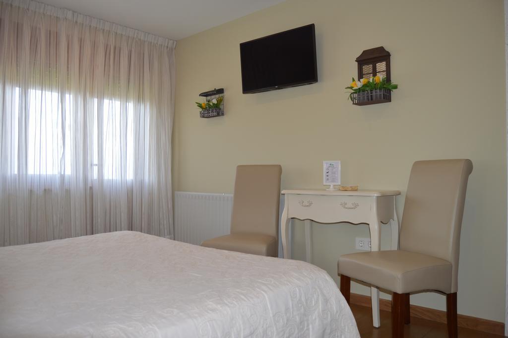 El Pinar Hotel *